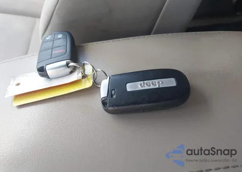 2015 Jeep Grand Cherokee Laredo из США, поврежденный, VIN 1C4RJFAG2FC949821